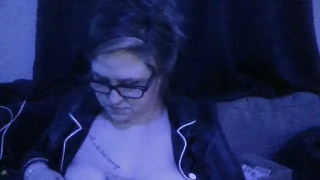 chloeluxe69 live cam preview
