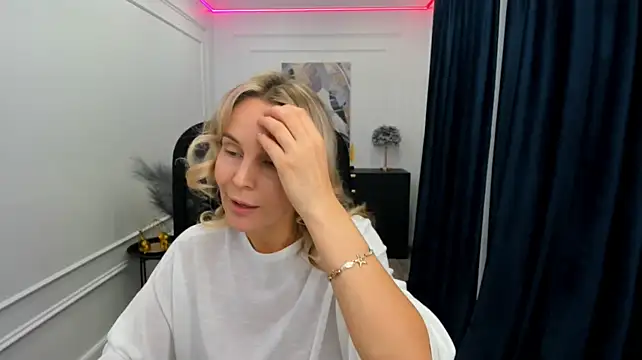 Sinty_Devis live cam preview