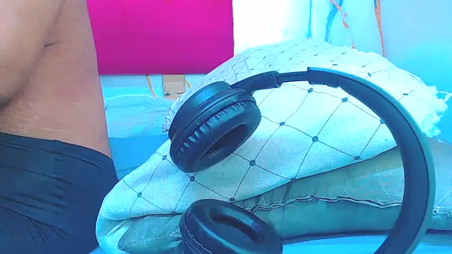 SEXYELLOWALICE webcam