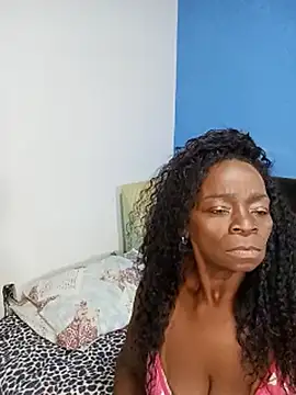 QueenLorena25 webcam
