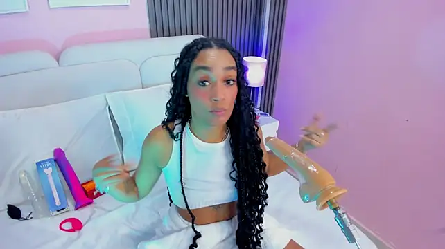 Clawdeen__wolf webcam