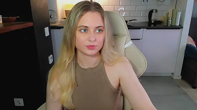 blonde_kellyy webcam