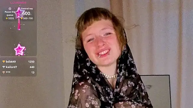 VioletDesiree webcam