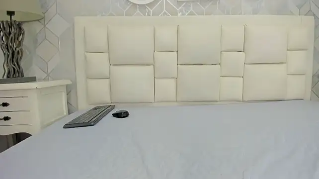 naia_cox webcam