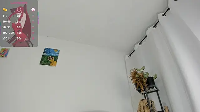 Mia-Valeria- webcam