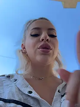IveySin webcam