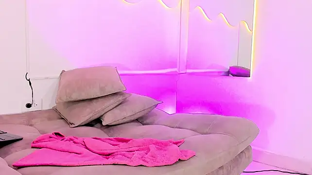 ArohomLester_