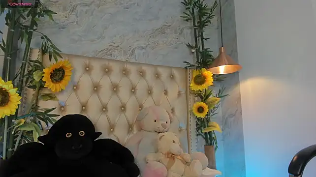 LittleeJaz webcam