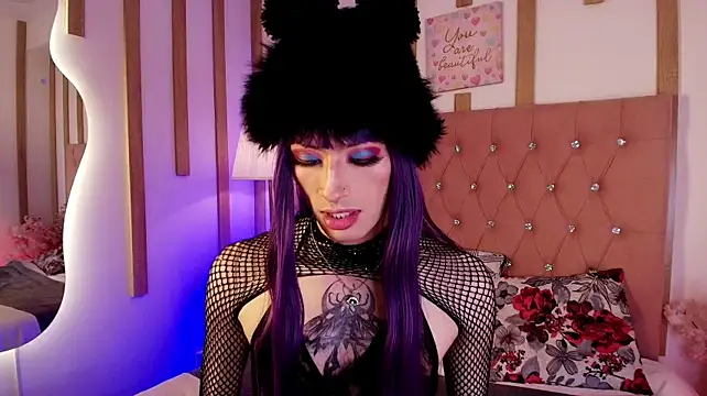 Daphne_Velmont live cam on StripChat