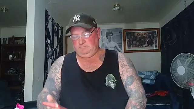 KINKYBLUEYES69 live cam preview