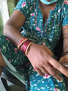 Tamilselviroja- live cam on StripChat