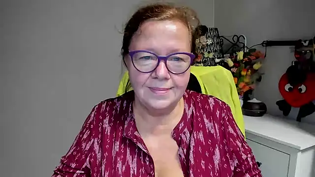 Adelewildx live cam on StripChat