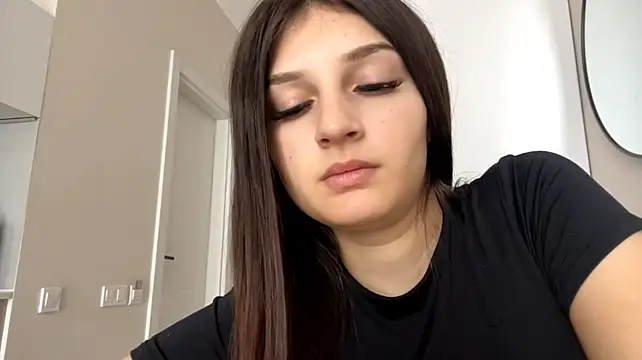 SpanishRooter live cam on StripChat