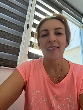 Hot-Milf4U live cam on StripChat