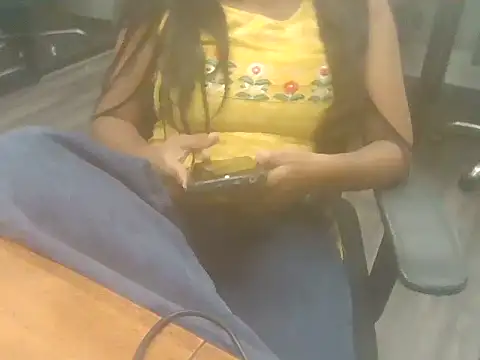 simran450 (F teen) - pantless