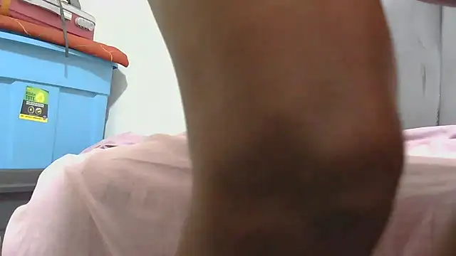 sluttylaura21 webcam