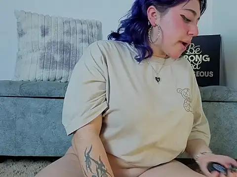 Blueberry_gothic webcam