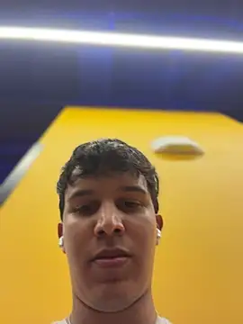 Leo_Savage_ webcam