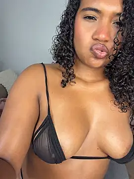 MilaTeenX webcam