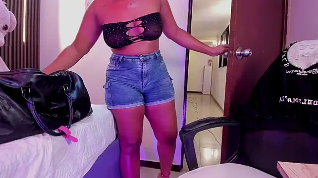 mia_rouxx1 webcam