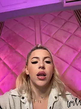 IveySin webcam