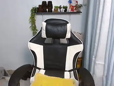 curlyasian_njxx live cam preview