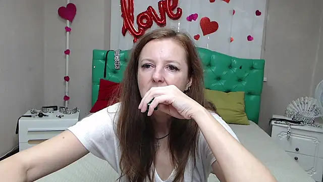 MeganPirs live cam preview