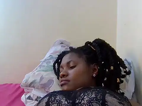 smallprettygal live cam preview