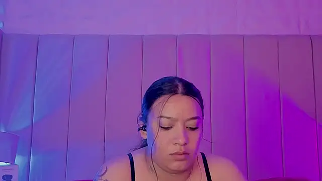 MollyBigBoobs12 webcam