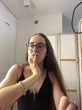 MartiniiSelenna live cam on StripChat