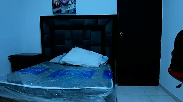 Mia_rose4 live cam preview