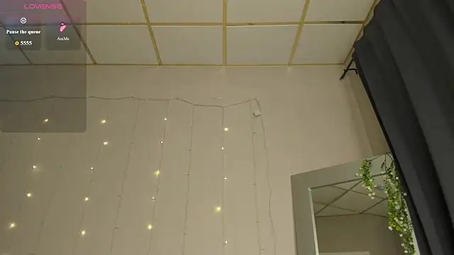 Maya_Raay webcam