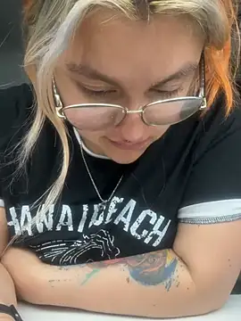 Sophia_Weest99 live cam preview