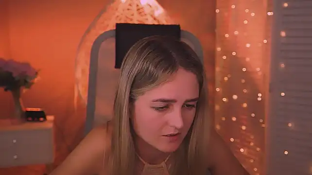 DeboraLarson live cam preview