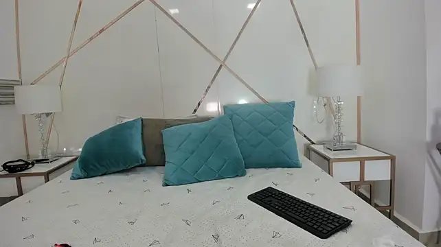 angel_modeusSucubo webcam