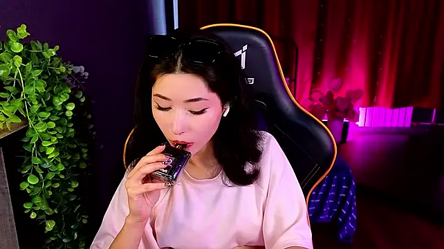 RedMidnight live cam preview