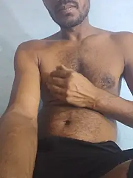Daddyishere_19 webcam