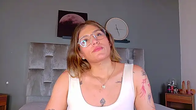 LiaaMoretti__