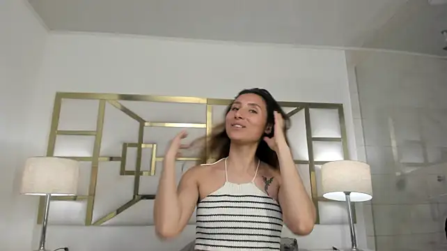 VivieneLuxe live cam preview
