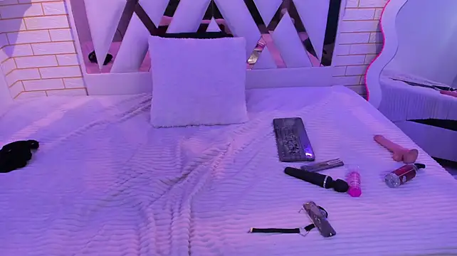 Brunette_Skinny5 live cam preview