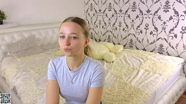 GirlMathExpert webcam