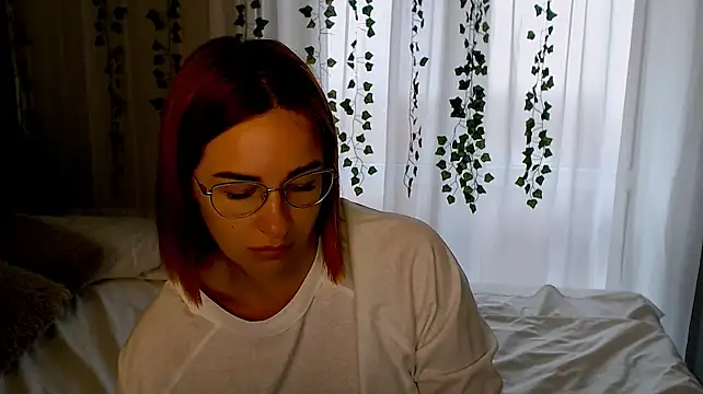FlameVixen live cam preview
