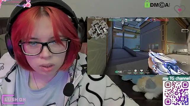 LinneaChan live cam preview