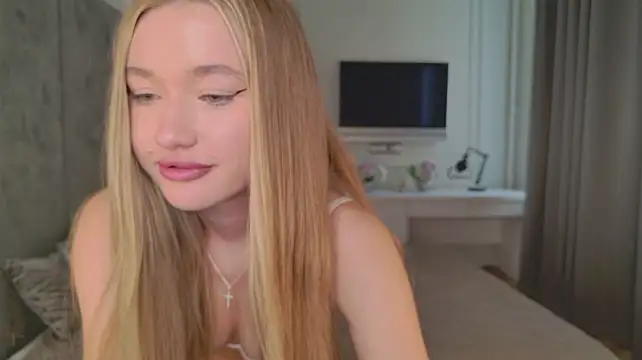 milaa_sun webcam