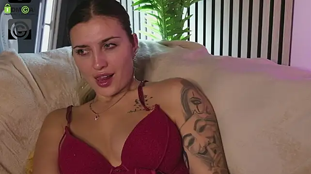 Ema_Reese webcam