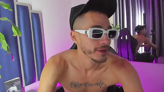 Damiam_23 webcam