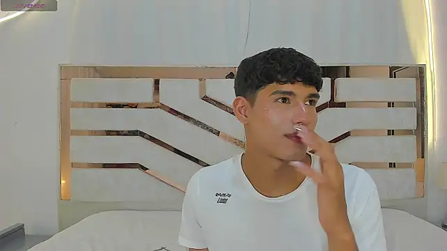 ADRIAN_LUUST