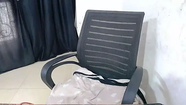 sweet-alia live cam preview