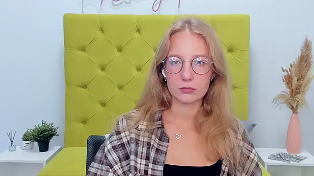 LolaWilsons webcam