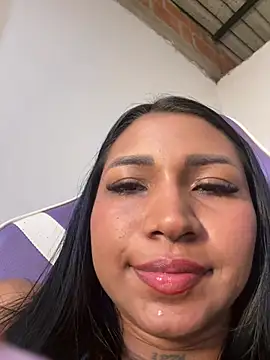 Barbiebrunette_ live cam on StripChat